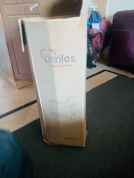 tinnies foldable cot 8