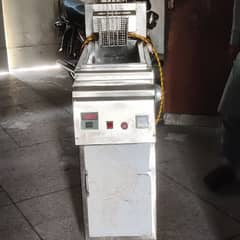 chips fryer for sale capcity for shop fryer large scale.