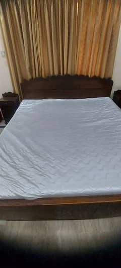 Pure shesham wood, full size bed set in very neat condition for sale.