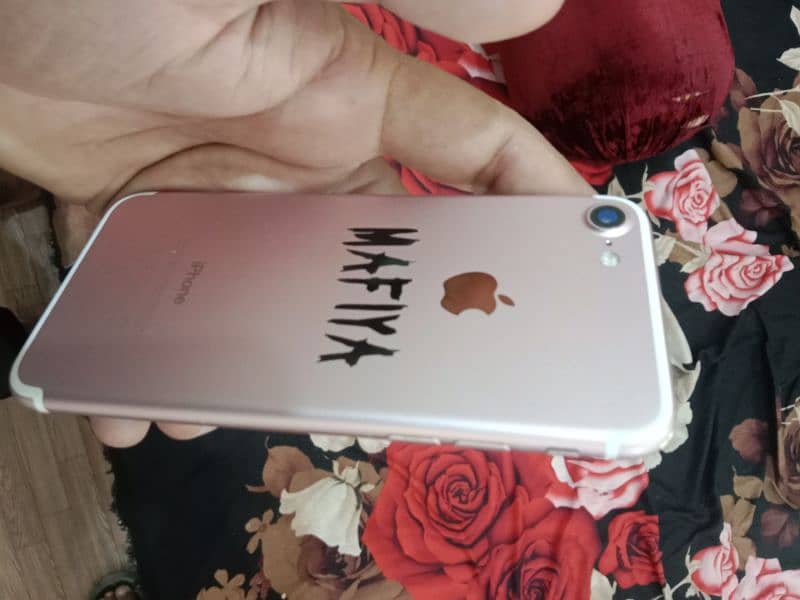 I phone 7  PTA proved  urgent sale 2