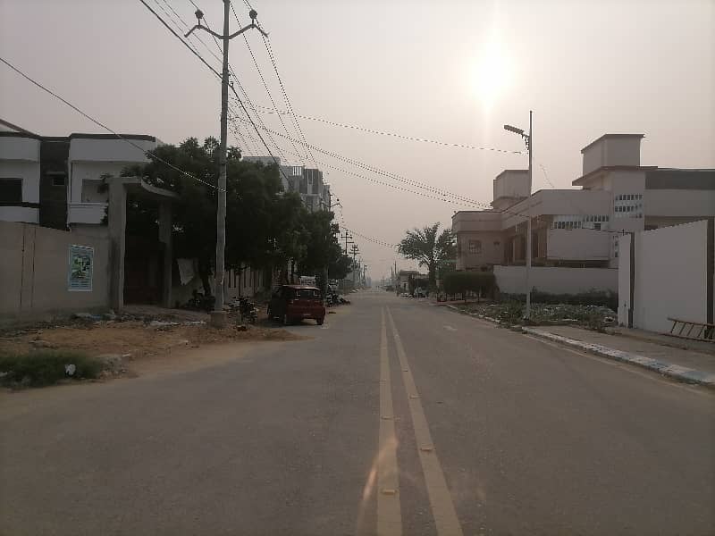 Prime Location Meerut Society Residential Plot Sized 400 Square Yards 1