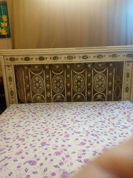 Iron bed very good in condition 0