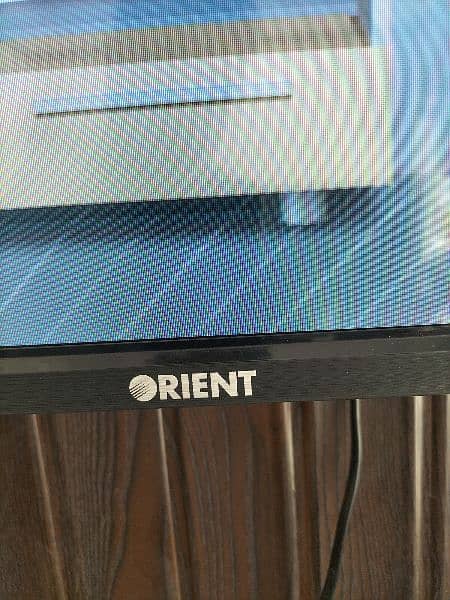 32"inch LCD TV in good condition slip shape 2