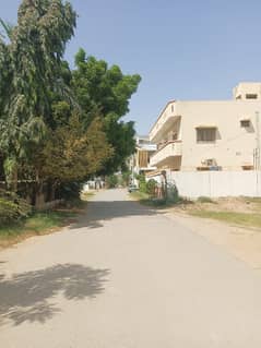 Buy A Prime Location 400 Square Yards Residential Plot For sale In Saadi Town