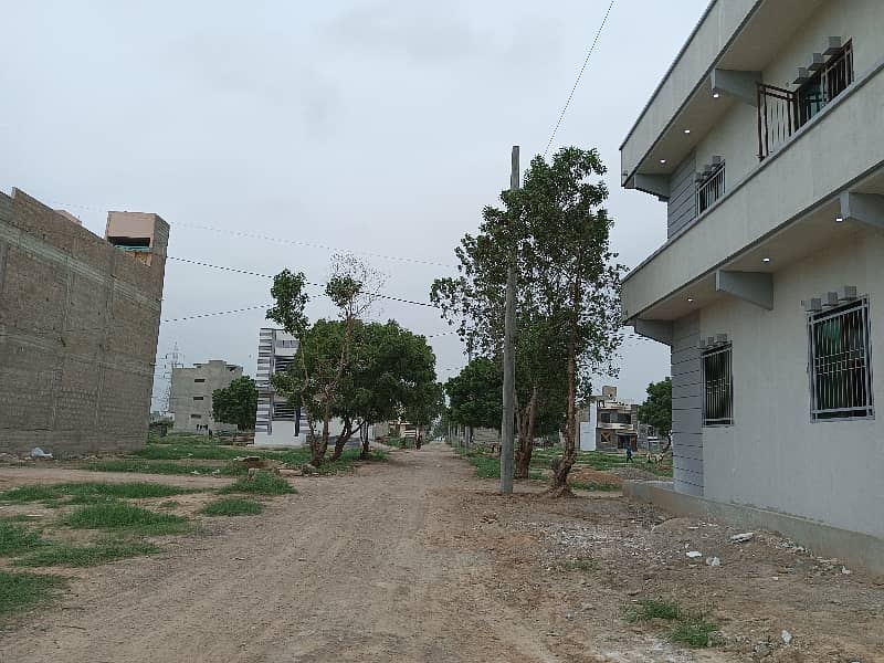 Prime Location 240 Square Yards Residential Plot In Saadi Garden For sale At Good Location 6