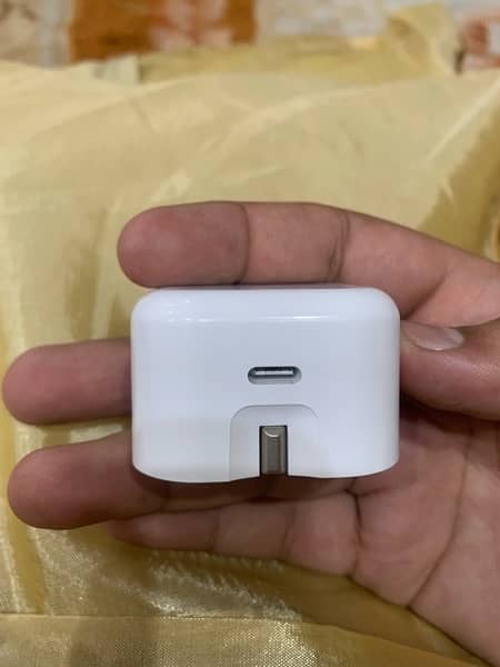 20 w iphone charger+cable bilkul new h 1