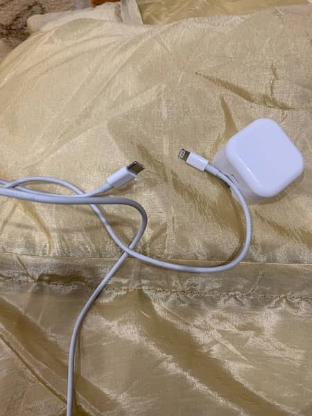 20 w iphone charger+cable bilkul new h 7