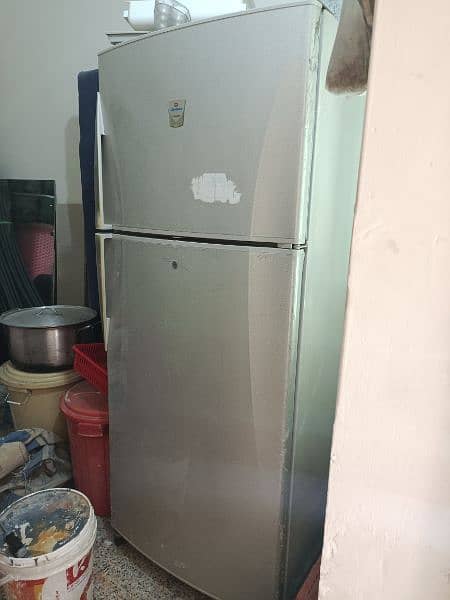 Dawlance Refrigerator Big Size Home Use Neat and Clean 3