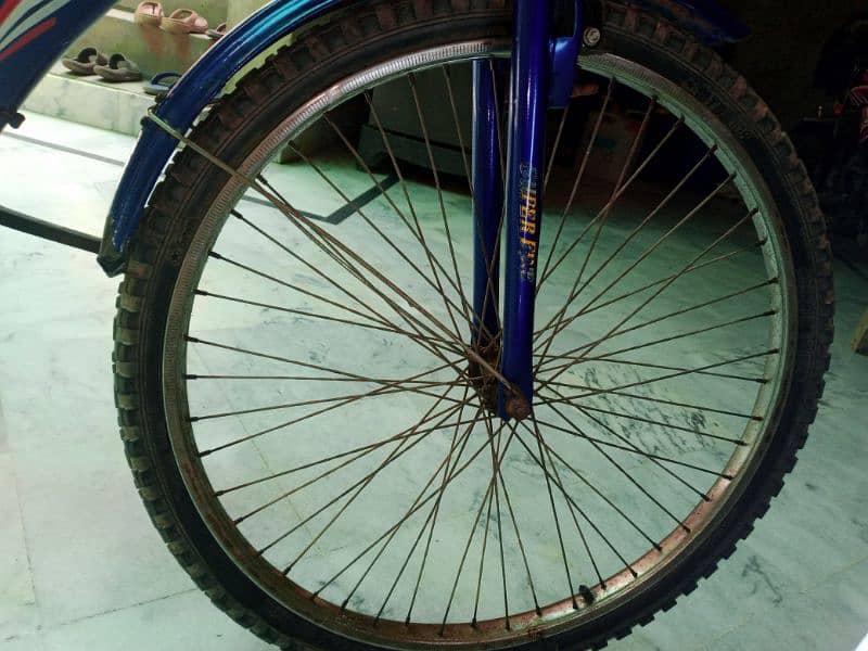 9/10 condition bicycle for sale, blue color 1