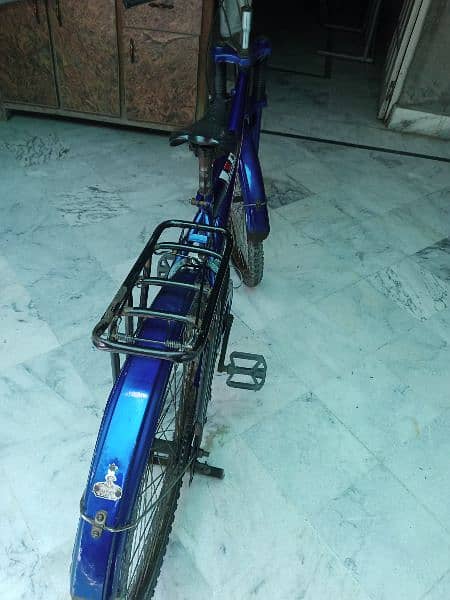 9/10 condition bicycle for sale, blue color 3