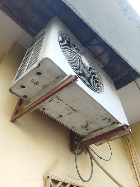 1.5 ton ac LG for sale . . 2