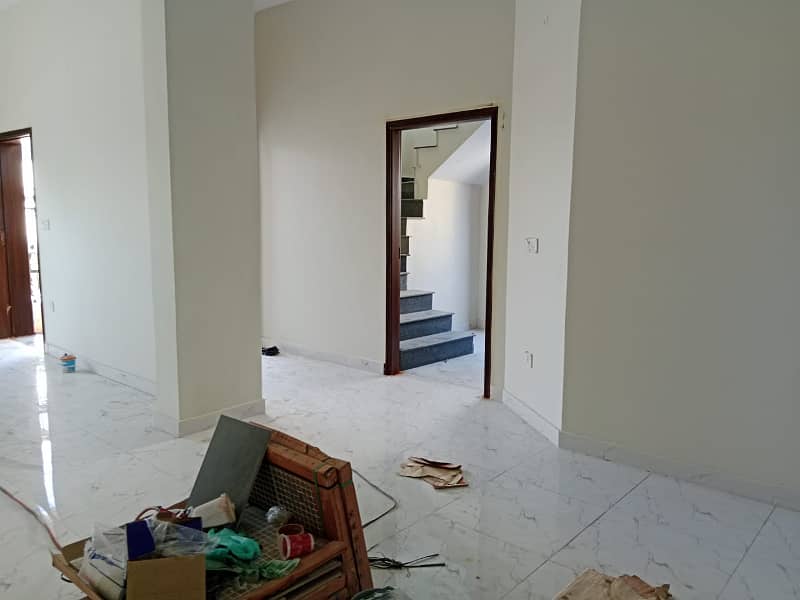 10 MARLA BRAND NEW SINGLE STORY HOUSE FOR RENT IN LDA AVENUE 1 LAHORE 2