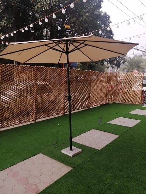 Sidepole Imported Chinese Umbrella/ Cantilever Parasols/ Outdoor patio 1