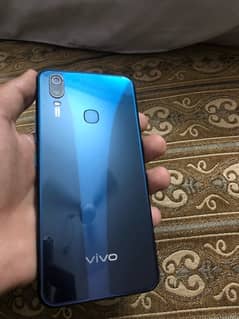 vivo y11 3/32 box charger available 10/10 no exchange