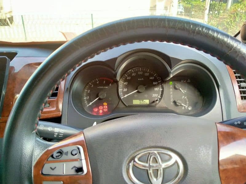 Toyota Hilux 2012 3