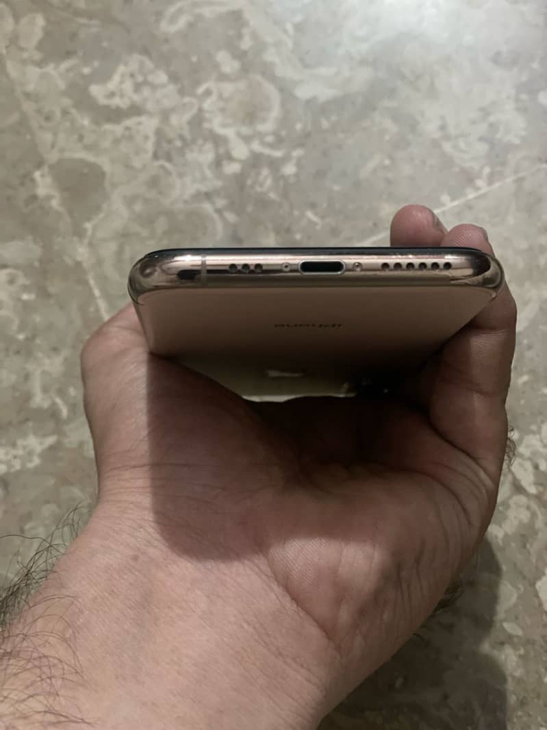 iPhone XS 64gb PTA Approved 3