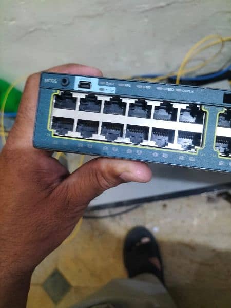 Cisco 3560 X-Series 48 ports switch without 10 G module 0
