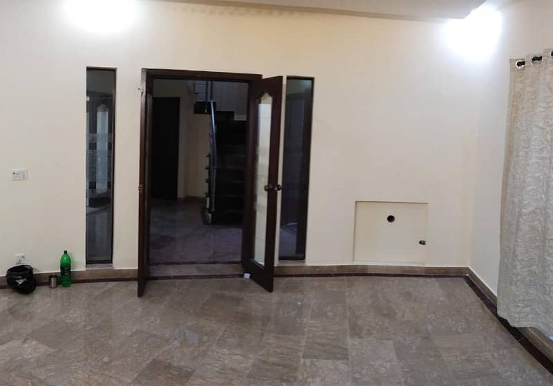 10 marla house for sale in paragon city lahore 4