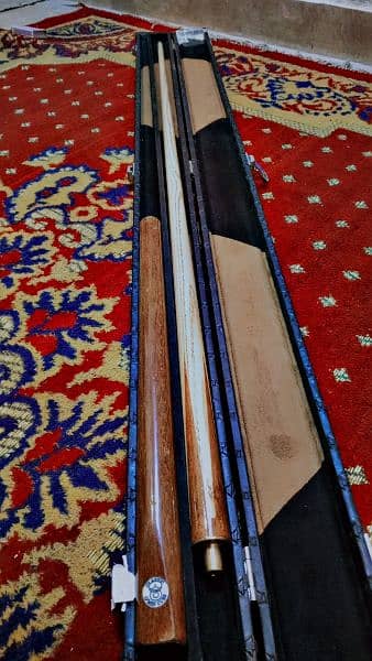 O'Min Classic Snooker Cue with box 15 Days used only 2