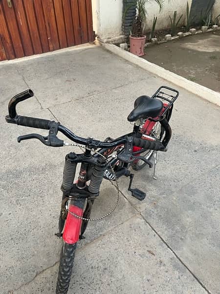 Bicycle, cycle heavy fram, for 8-12 years kids, good condition 4