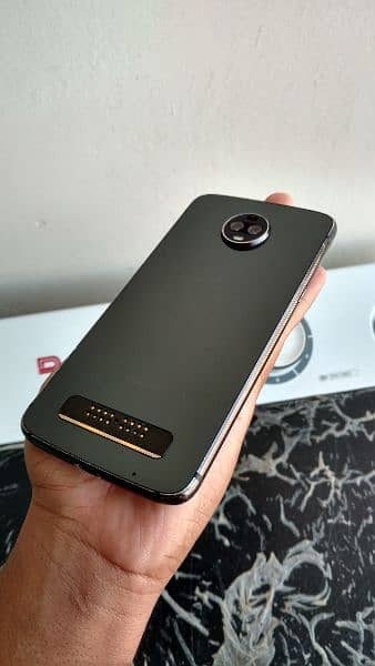 Motorola Moto Z3 4GB 64GB Gaming Phone 2