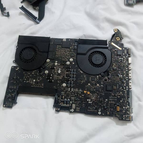 MacBook pro air motherboards and accessories 9