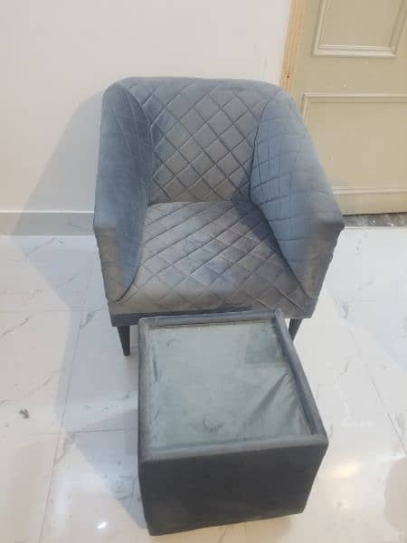 One seater comfortable SOFA with TABLE 0