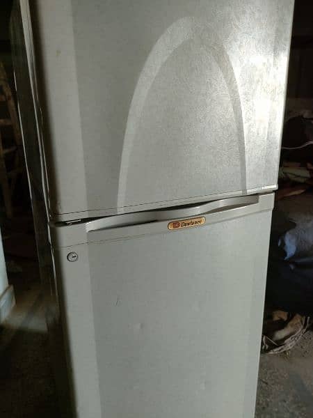 good condition fridge. . !! 0