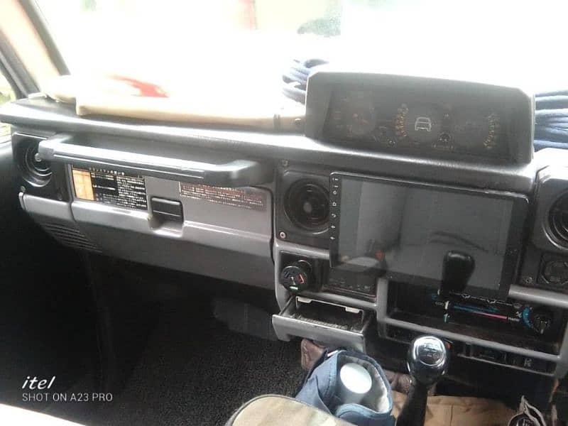 Toyota Land Cruiser 1988 17
