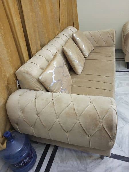 3 Sofa set, Almost new condition + diamond supreme cushion guarantee 4