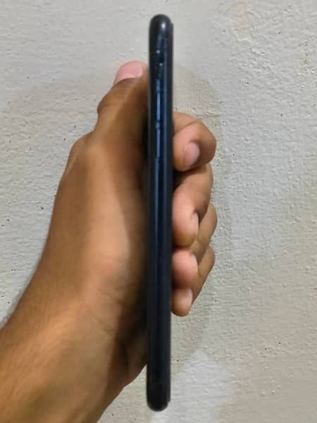 iPhone XR non jv Serious Buyers Only contact 6