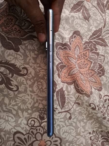 Oppo F19 (One hand Used) 5