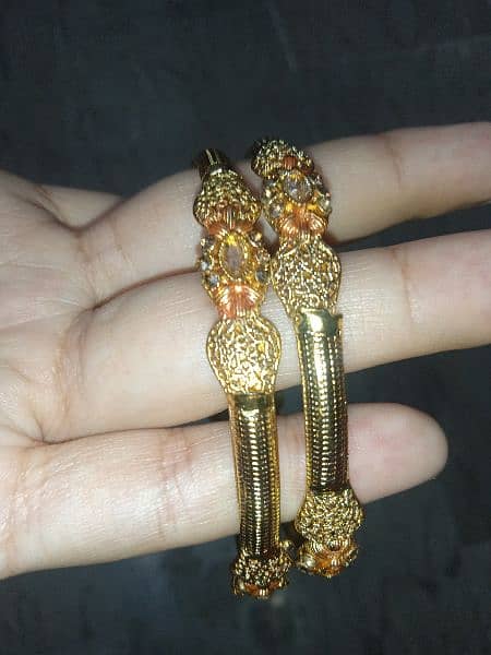 Brand New bangles looks like gold medium and large size k 0