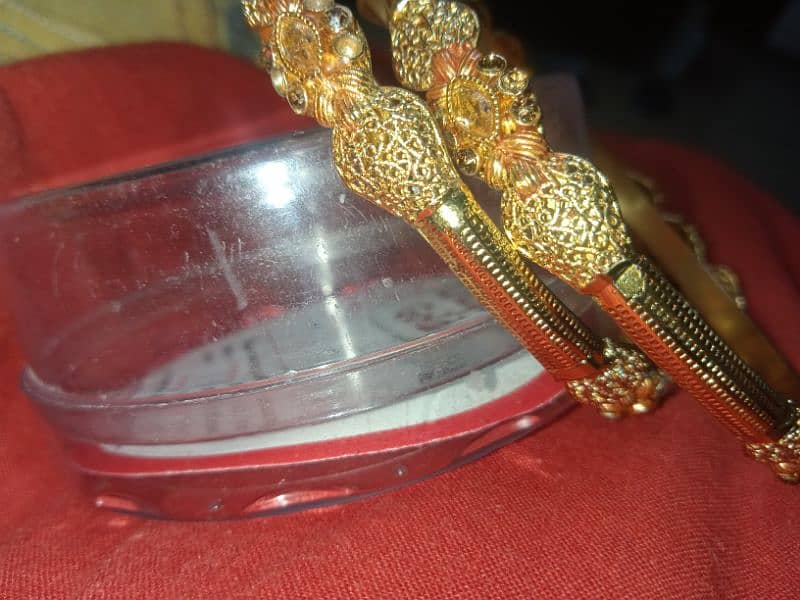 Brand New bangles looks like gold medium and large size k 1