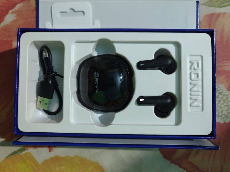Ronin R520 earbuds (Just Box Open) 3