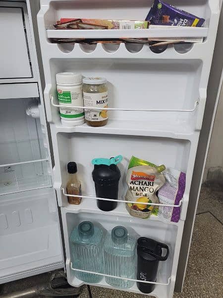 10/10 Dawlance Fridge best for small family 5