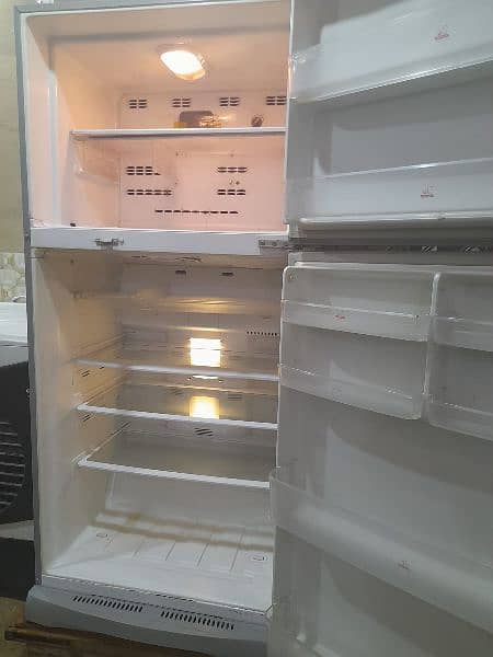 Haier refrigerator   .    condition 9/10 1