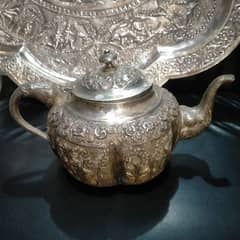 1 tray and 2 teapot set of sterling silver. Weight 1348 grams