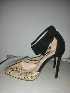 leopard printed heels untouched size 36