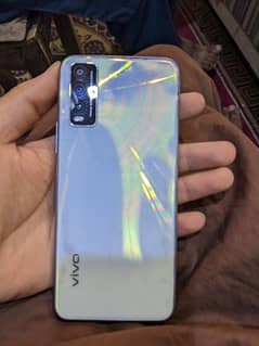 vivo y20 4/64 with box charger