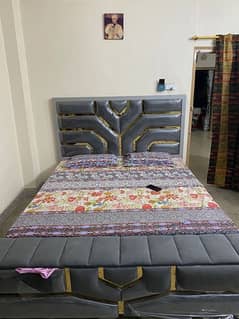 Bedroom set for sell (10/10)
