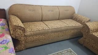 Beautiful Best Condition 5 Seater Sofa Set