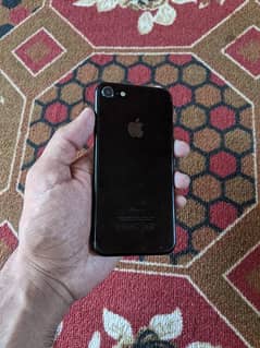 iPhone 7 128gb  contact: 03472977044
