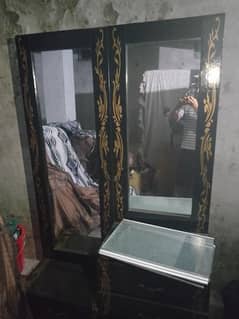 Dressing table in Black Colour