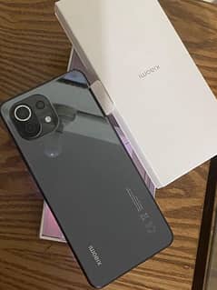 Mi 11 lite with box and charger