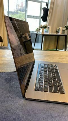 MacBook pro 15 inch 2017. . 2018.2019. core i7