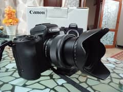Brand new Canon mirorless M50 with 15-45STM lens