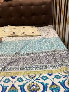 single poshish bed