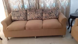 7 seater sofa valvet high qulity stuf plus foam condition9/10
