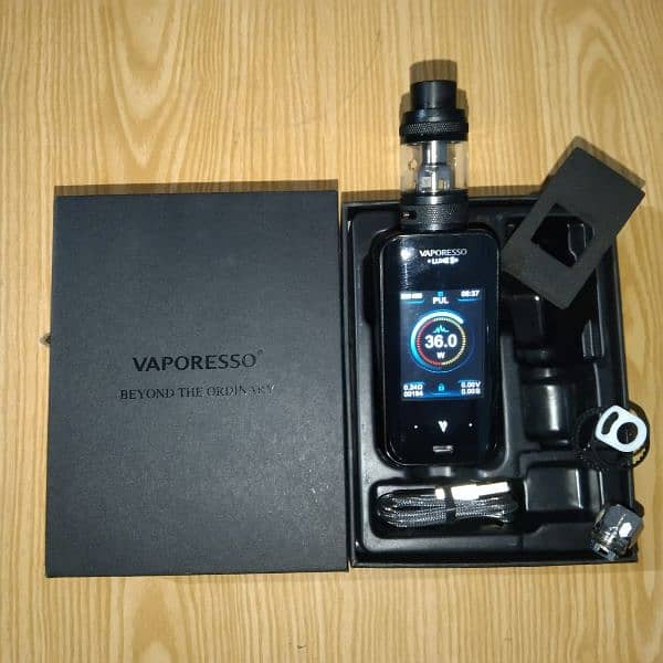 Vaporesso luxe ll 220W starter kit | With Battery's 0